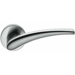 MANIGLIE PER PORTE COLOMBO DESIGN SERIE BLAZER SU ROSETTA
