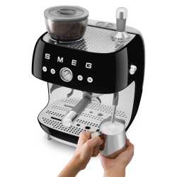 SMEG CAFETERA ESPRESSO CON MOLINILLO INCORPORADO NEGRO ESTILO AÑOS 50