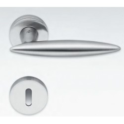 MANIGLIE PER PORTE COLOMBO DESIGN SERIE PEGASO SU ROSETTA